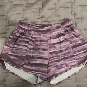 Lululemon Women's Hotty Hot Short 4" size 6